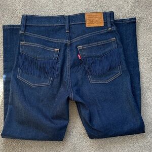 Levi's Women’s Wedgie Dark Fringe 28 NWOT